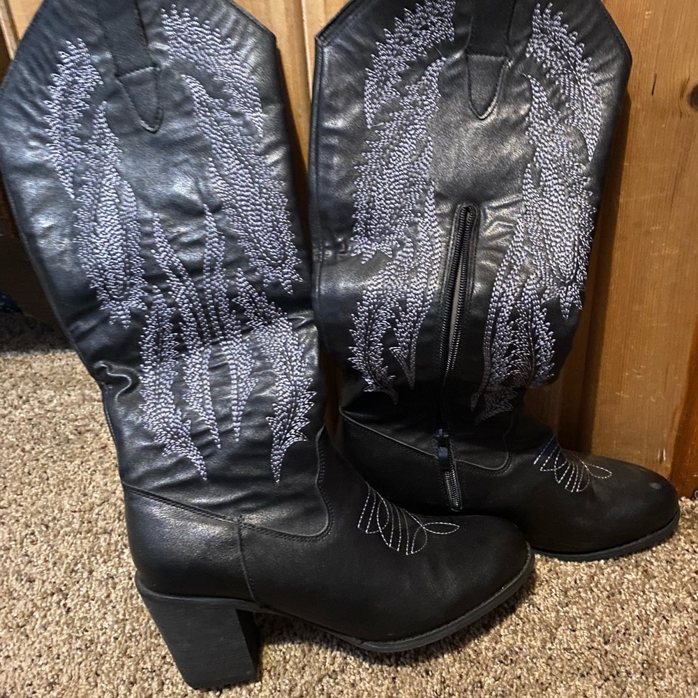 Black Embroidered Women's Boots